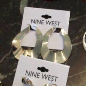 NINE WEST Mod/Contemporary Gold Open Oval Wavy Flat Hoop Earrings**NEW!